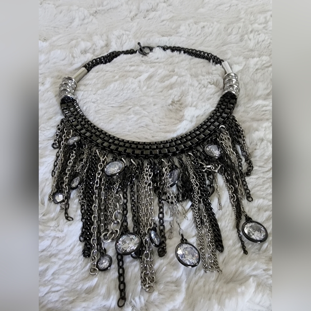 NWOT Ann Taylor Silver/Diamond Chain Necklace